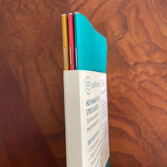 ⚜️Pockitudes Gratitude, Stress  & Anxiety Journal! NWT! - Picture 3 of 4